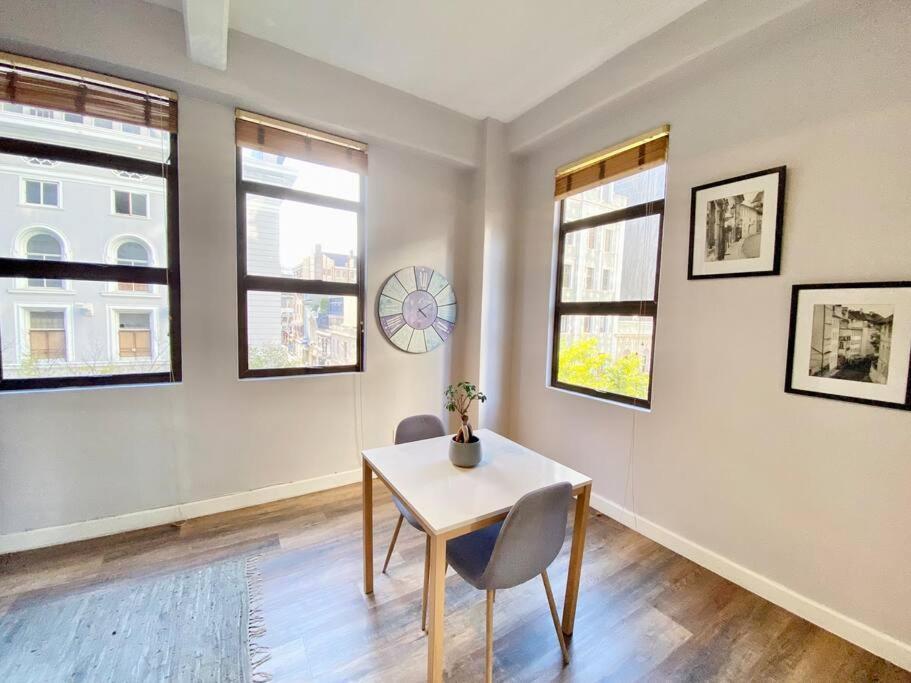 Murray House, Large 1 Bedroom Apartment *