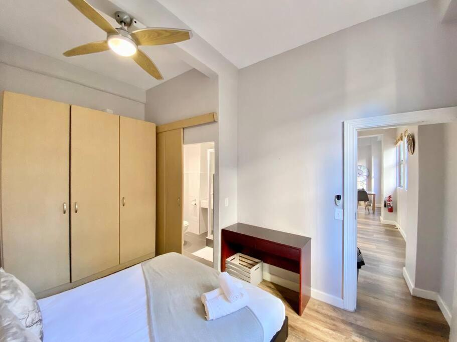 Murray House, Large 1 Bedroom Apartment Cape Town